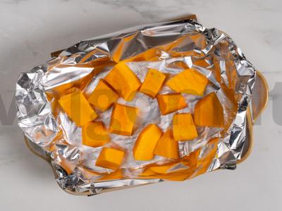 Kepti lavašo ritinėliai su moliūgu ir razinomis Žingsnis 1