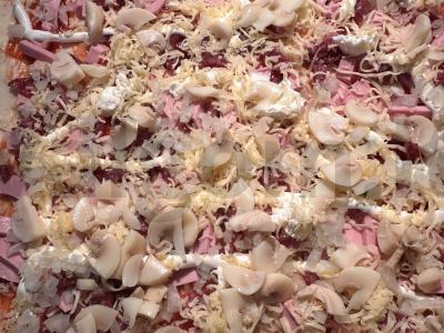 Didelė šeimos pica su saliami ir pievagrybiais Žingsnis 5