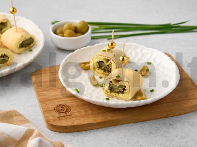 Užkandžių blynai su varške ir sūriu pagrindine nuotrauka