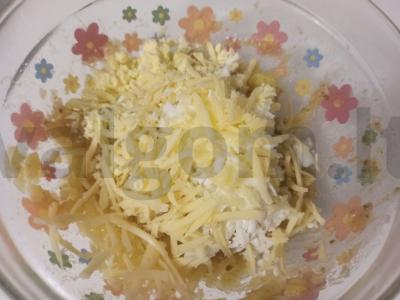 Bulvių košė su kiaušiniu, cukinijų ikra ir sūriu Žingsnis 6