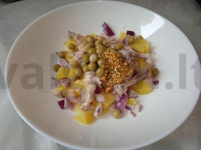 Bulvių, skumbrijos, žirnių ir raudonojo svogūno salotas su grūdėtos garstyčių padažu Žingsnis 4