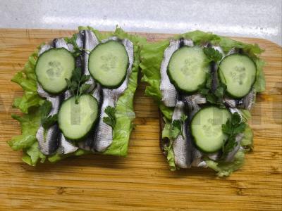 Sumuštiniai su silke ir agurku Žingsnis 4