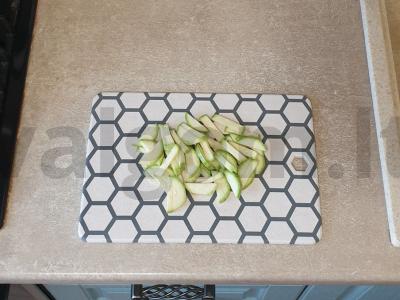 Troškinta kalakutiena su žolelėmis ir cukinijomis Žingsnis 3