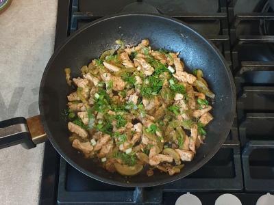 Troškinta kalakutiena su žolelėmis ir cukinijomis Žingsnis 6