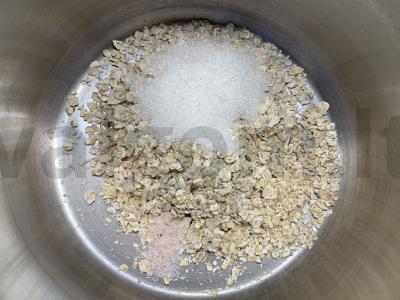 Avižinė košė su mėlynėmis ir Himalajų druska Žingsnis 1