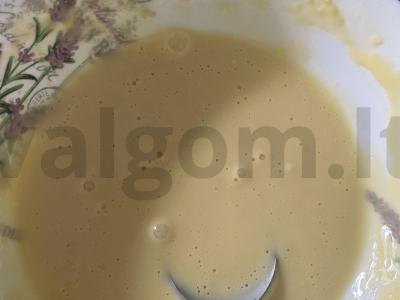 Blynai su graikiniais riešutais ir bananais Žingsnis 2