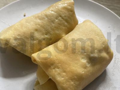 Blynai su graikiniais riešutais ir bananais pagrindine nuotrauka