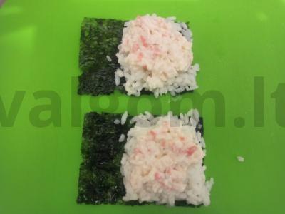 Ryžių onigiri su krabų lazdele ir padažu Žingsnis 3