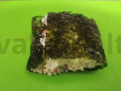 Ryžių onigiri su krabų lazdele ir padažu Žingsnis 5