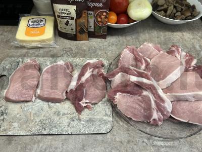 Kiauliena a la „Mėsa prancūziškai“ Žingsnis 1