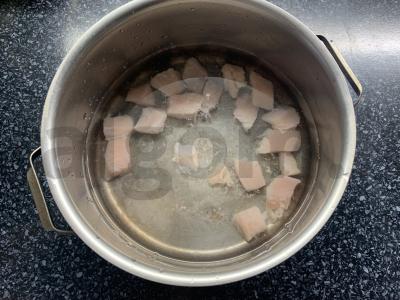 Svogūnų sriuba su vištienos krūtinėle Žingsnis 2