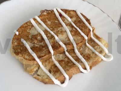 Saldžios skrudintos duonos „Spanguolių pyragas“ pagrindine nuotrauka