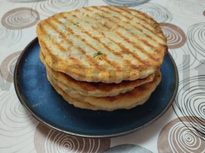 Kefyro paplotėliai su žolelėmis, bekonu ir sūriu Žingsnis 8