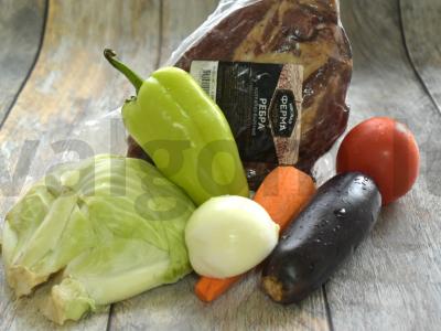 Daržovių troškinys su rūkytomis šonkauliais Žingsnis 1