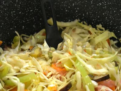 Daržovių troškinys su rūkytomis šonkauliais Žingsnis 7