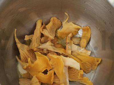 Grietininė sriuba su voveraitėmis Žingsnis 2