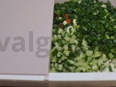 Olivjė su dešra, daržovėmis ir maltu juoduoju pipiru Žingsnis 9