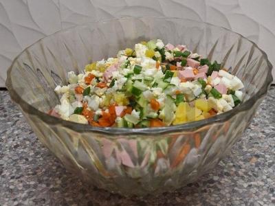 Olivjė su dešra, daržovėmis ir maltu juoduoju pipiru Žingsnis 10