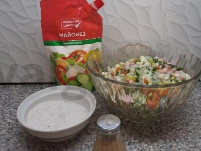 Olivjė su dešra, daržovėmis ir maltu juoduoju pipiru Žingsnis 11