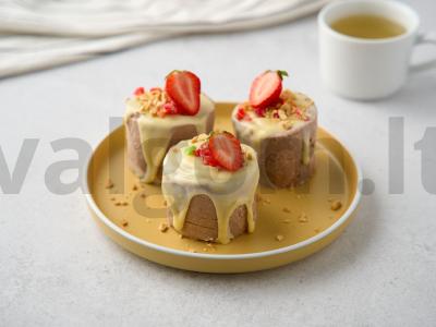 Varškės mini-paschos, primenančios kulichą pagrindine nuotrauka