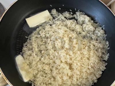 Birus ryžiai keptuvėje Žingsnis 2