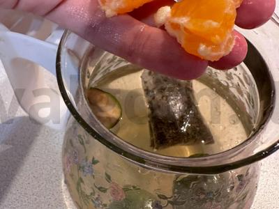 Natūralus arbata su jazminais, feijoa ir mandarinų Žingsnis 2