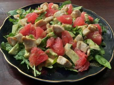 Salotos su vištiena ir greipfrutu pagrindine nuotrauka