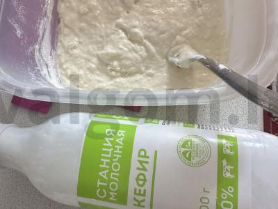 Kefyro paplotėliai iš mielinės tešlos su rauginiu Žingsnis 2