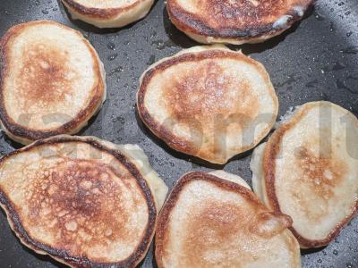 Kefyro paplotėliai iš mielinės tešlos su rauginiu Žingsnis 6