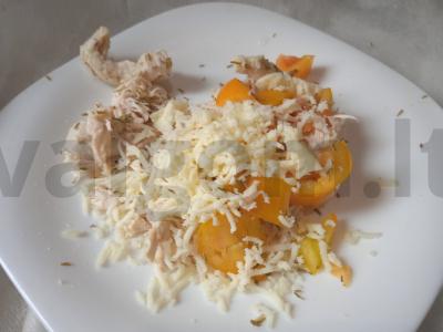 Traškūs trikampiai iš lavašo su geltonais pomidorais, suluguni sūriu ir džiovintu rozmarinu Žingsnis 3