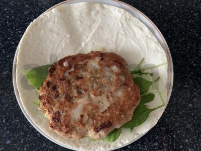 Tortilija su kalakutienos kotletu ir daržovėmis Žingsnis 9