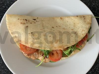 Tortilija su kalakutienos kotletu ir daržovėmis pagrindine nuotrauka