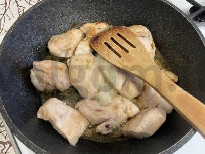 Vištienos filė pomidorų padaže pagal gruzinišką receptą Žingsnis 2