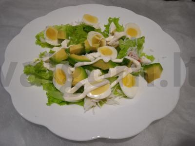 Salotas su krabais, avokadu, putpelių kiaušiniais ir sausainiais Žingsnis 6