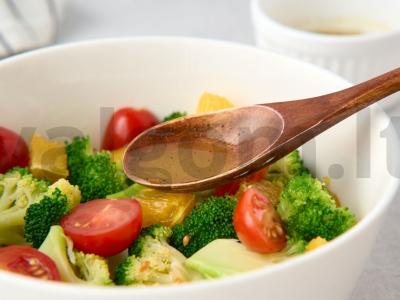 Žalias salotas su apelsinu, brokoliais ir vyšniniais pomidorais Žingsnis 6