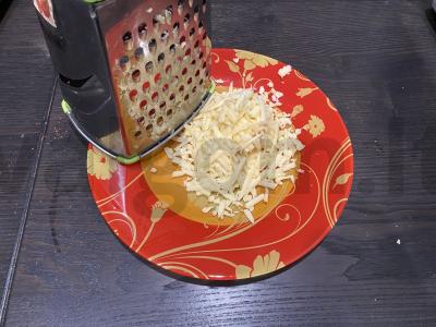 Sultingas vištienos filė su pomidorais po sūrio kepure Žingsnis 8