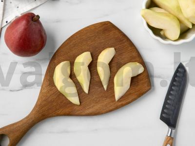 Kriaušės skiltelėmis sirupe Žingsnis 1