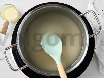 Kriaušės skiltelėmis sirupe Žingsnis 3