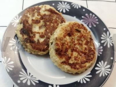 Varškės sūreliai su džiovintais vaisiais pagrindine nuotrauka