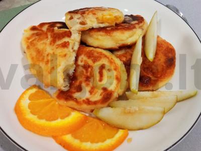 Skani varškė su kriaušėmis, apelsinais ir medumi pagrindine nuotrauka