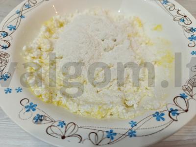 Sūrio blynai grietinės padaže Žingsnis 2