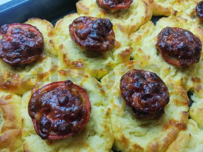 Bulvių lizdai su mėsos įdaru pagrindine nuotrauka