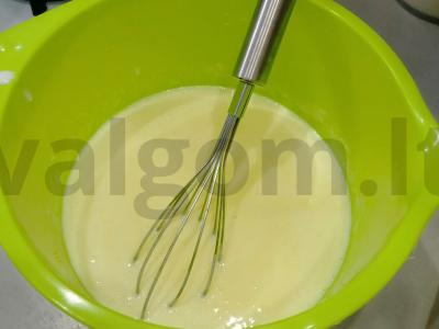 Ploni blynai su kefyru ir rugine miltais Žingsnis 1