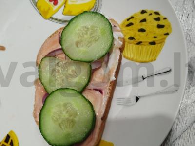 Karštas sumuštinis su agurku Žingsnis 3