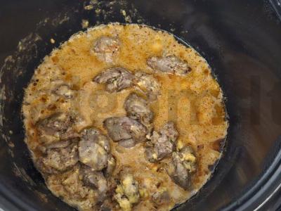 Kepenėlės sūrio padaže lėtoje viryklėje Žingsnis 7