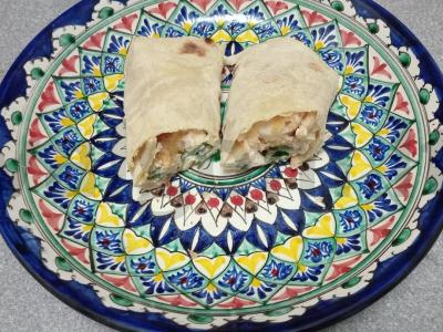 Ritinys su vištienos nagetais pusryčiams pagrindine nuotrauka