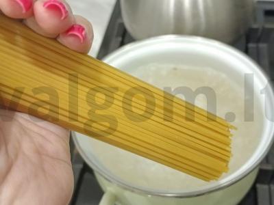 Makaronai su faršu ir morkomis Žingsnis 1