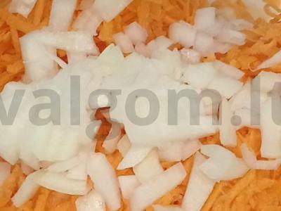 Makaronai su faršu ir morkomis Žingsnis 3