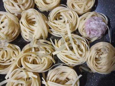 Užkandis „Lizdai su faršu“ Žingsnis 1