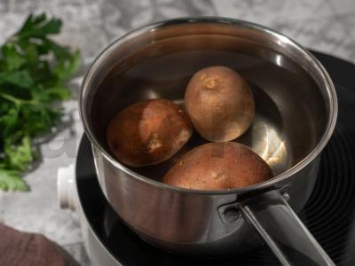 Okroška su obuoliu ir dešrelėmis Žingsnis 1